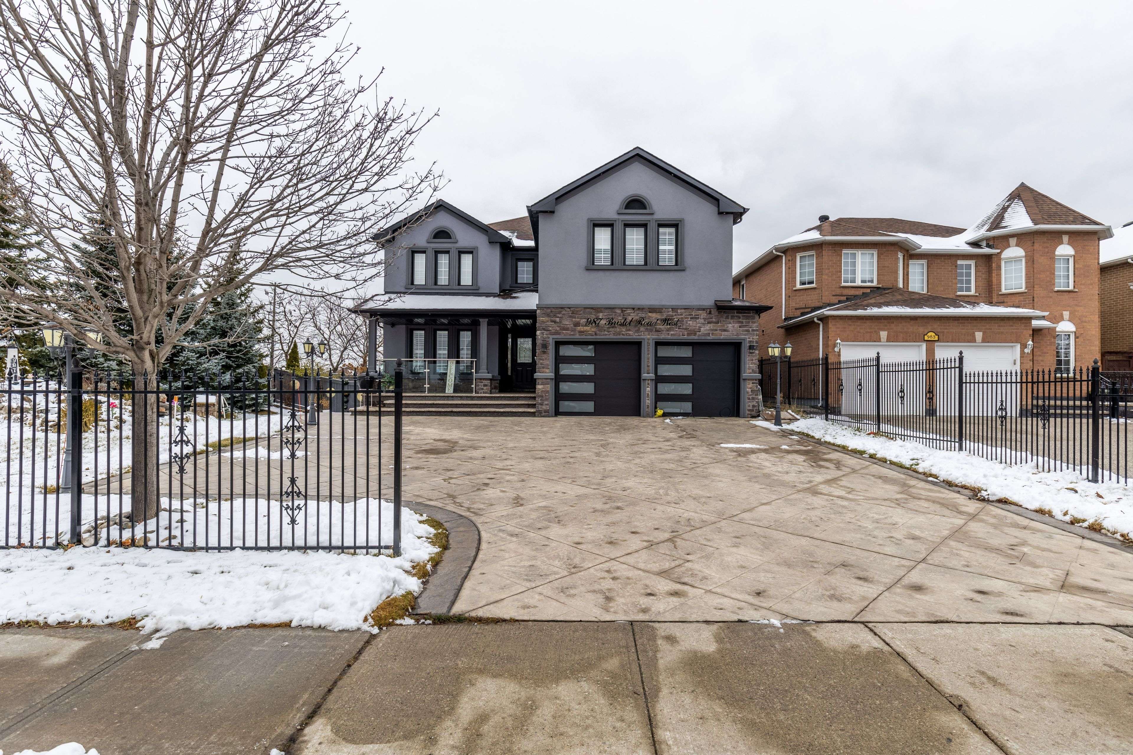 Mississauga, ON L5V 2N9,987 Bristol RD W #Bsmt-Rm3
