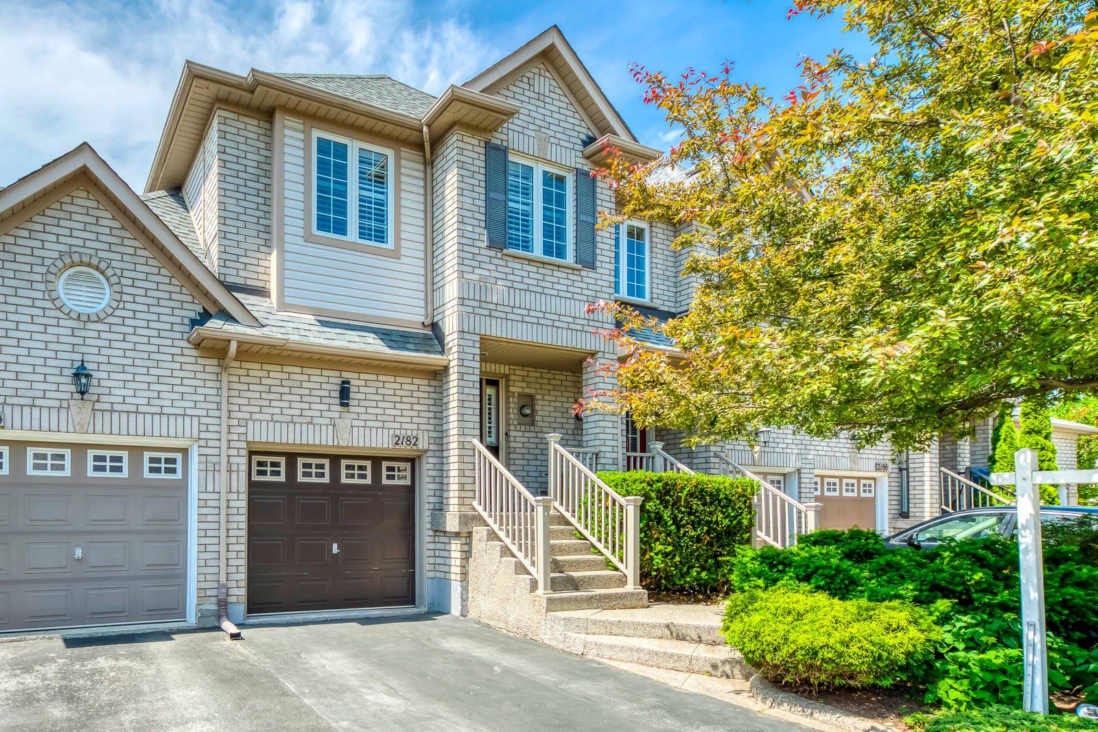 Oakville, ON L6M 3N4,2182 Oakpoint RD