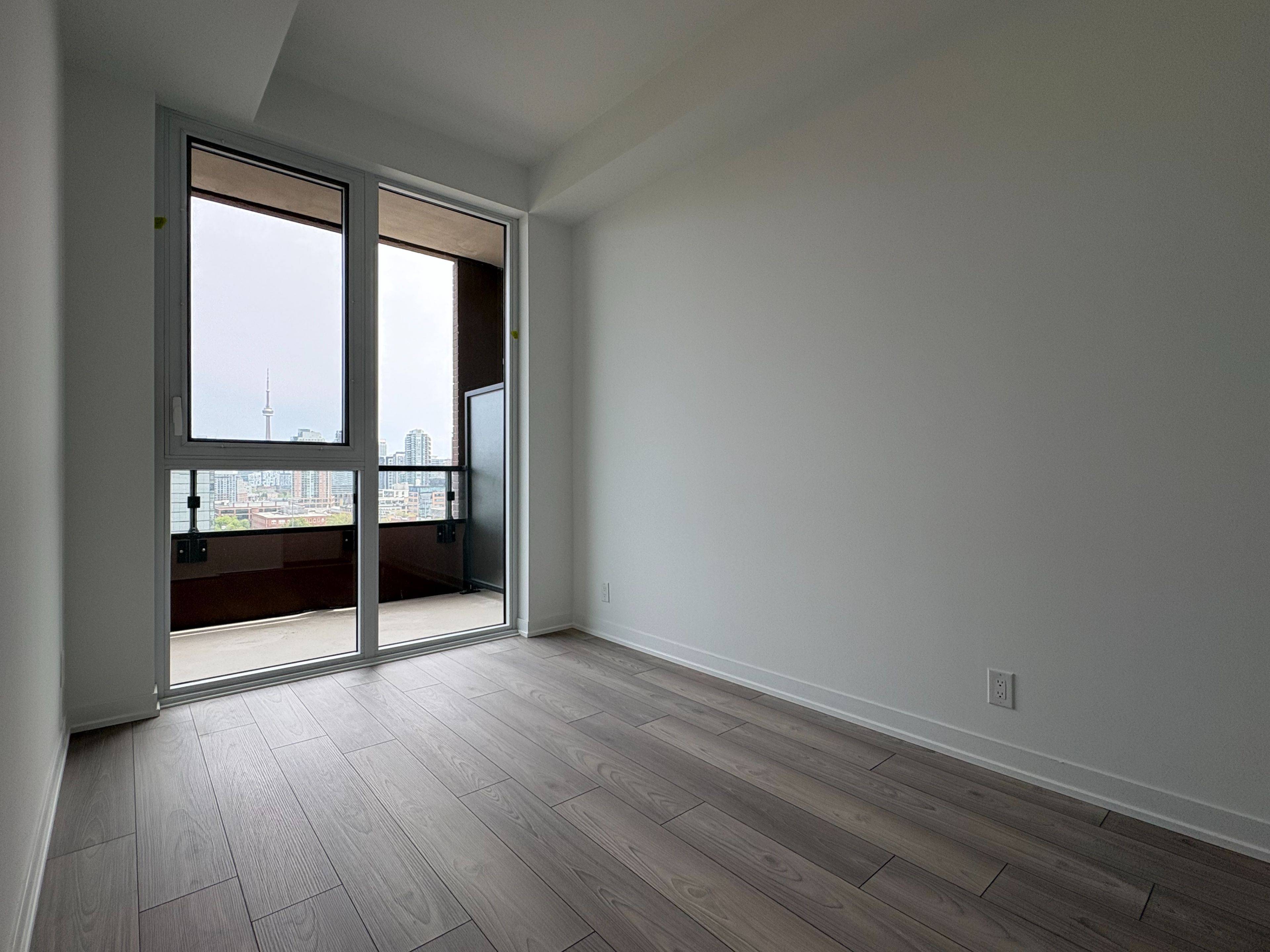 Toronto W01, ON M6K 0J2,285 Dufferin ST #1108