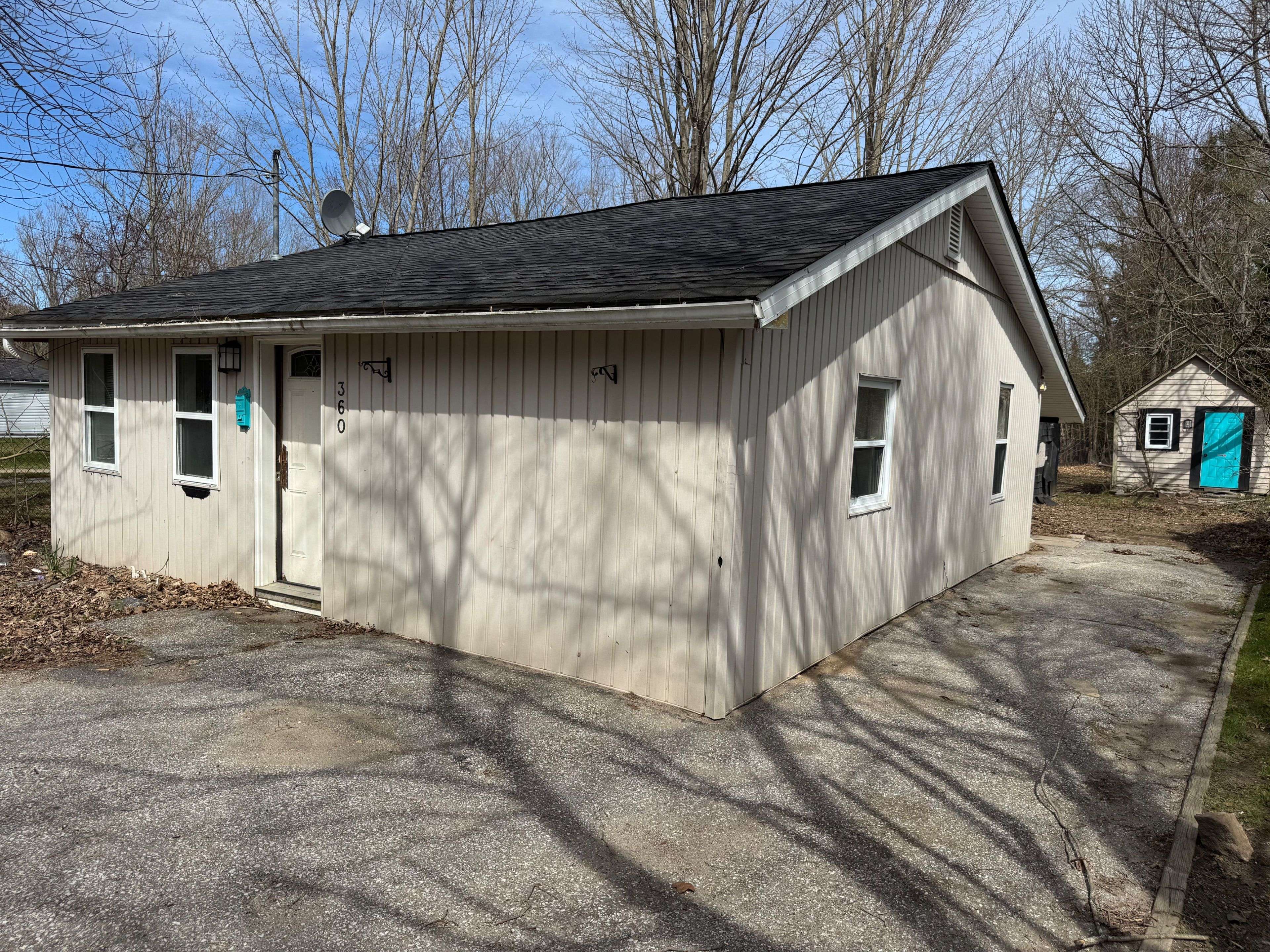 Gravenhurst, ON P1P 1M6,360 MUSKOKA BEACH RD