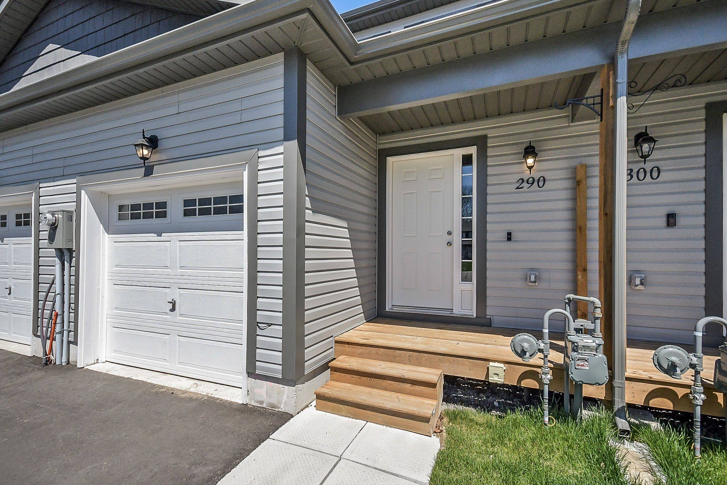 290 Daffodil CT, Gravenhurst, ON P1P 0B8