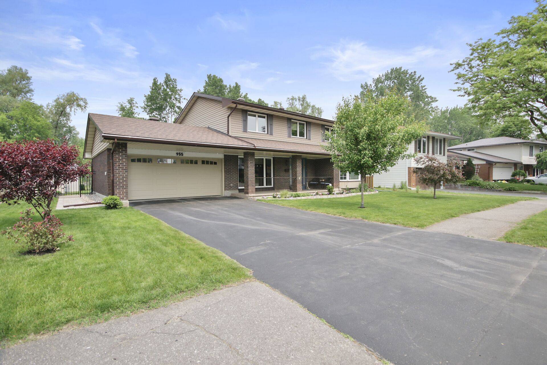 Hunt Club - Windsor Park Village And Area, ON K1V 9E3,955 Plante DR