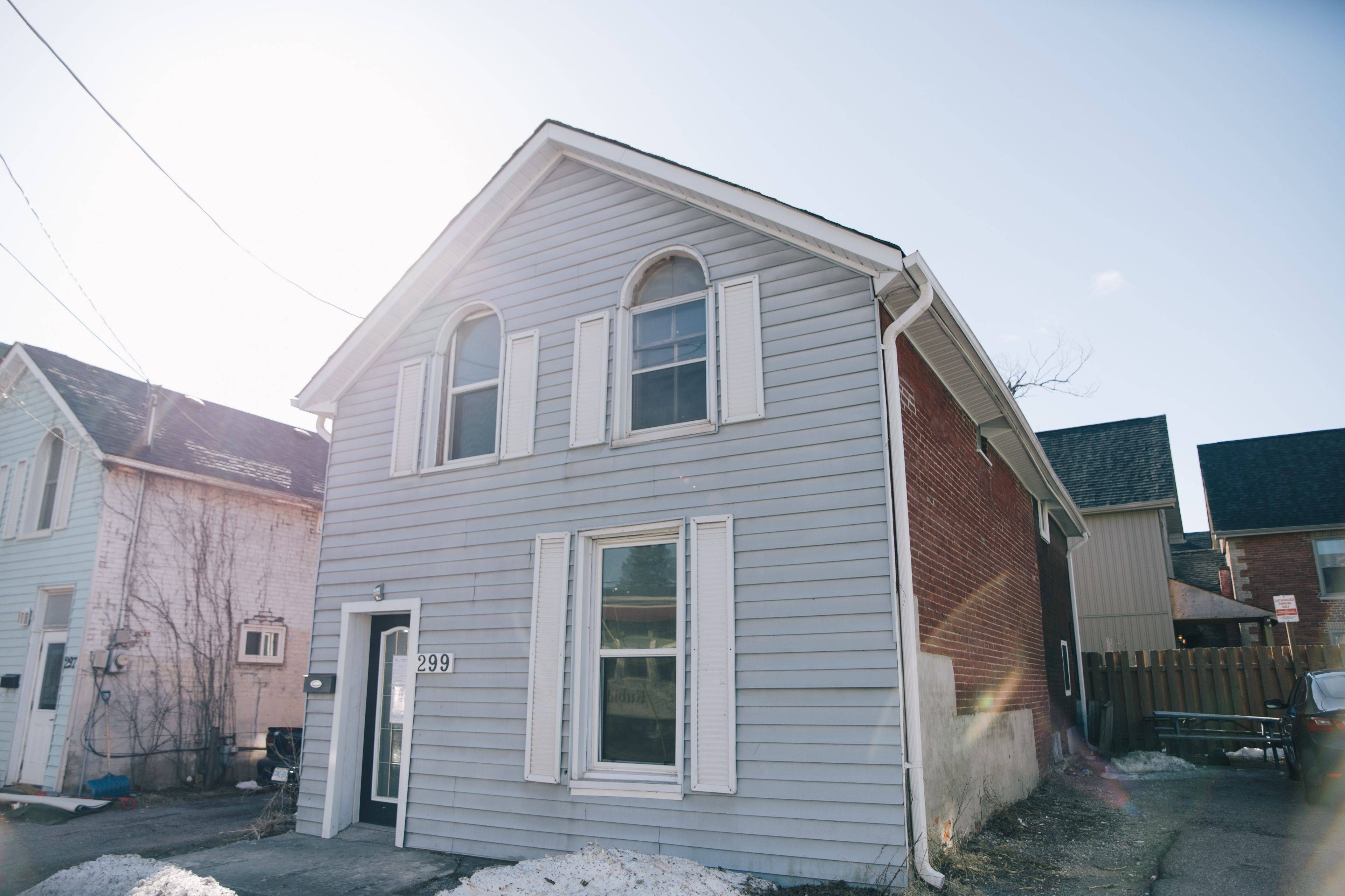 Peterborough Central, ON K9J 2N7,299 Sherbrooke ST