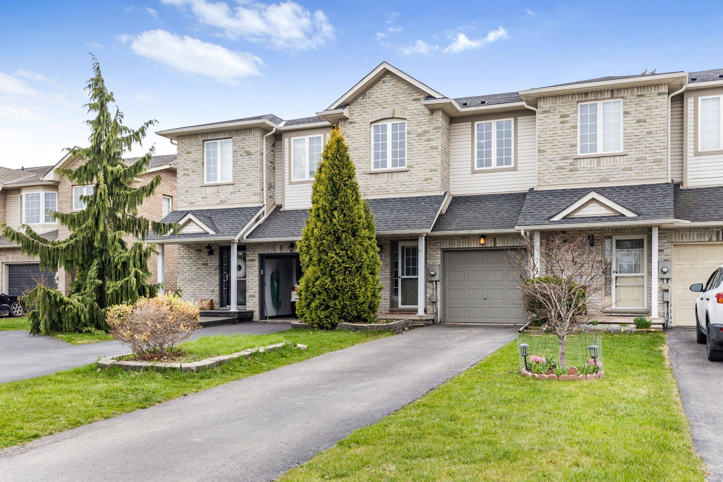 28 Whitefish CRES, Hamilton, ON L8E 6G8