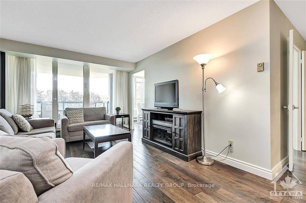 Alta Vista And Area, ON K1G 4X5,1510 Riverside DR #306