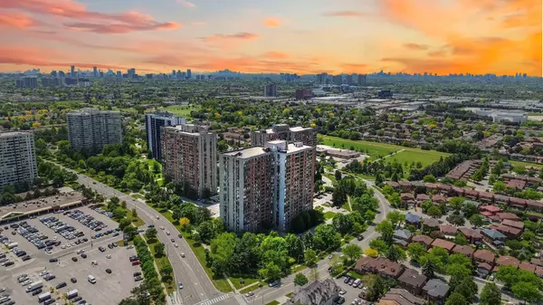 25 Bamburgh CIR #1831, Toronto E05, ON M1W 3W2