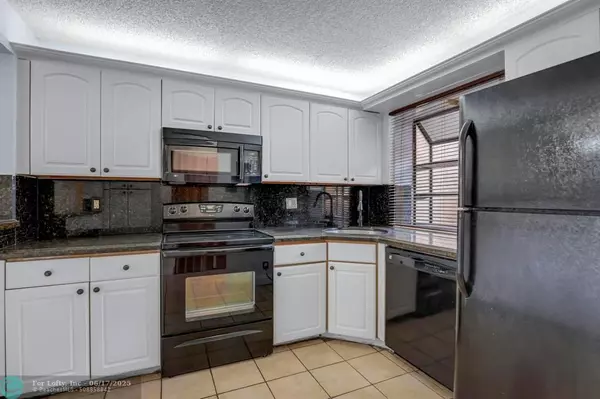 Coconut Creek, FL 33073,3694 Coral Tree Cir #3694