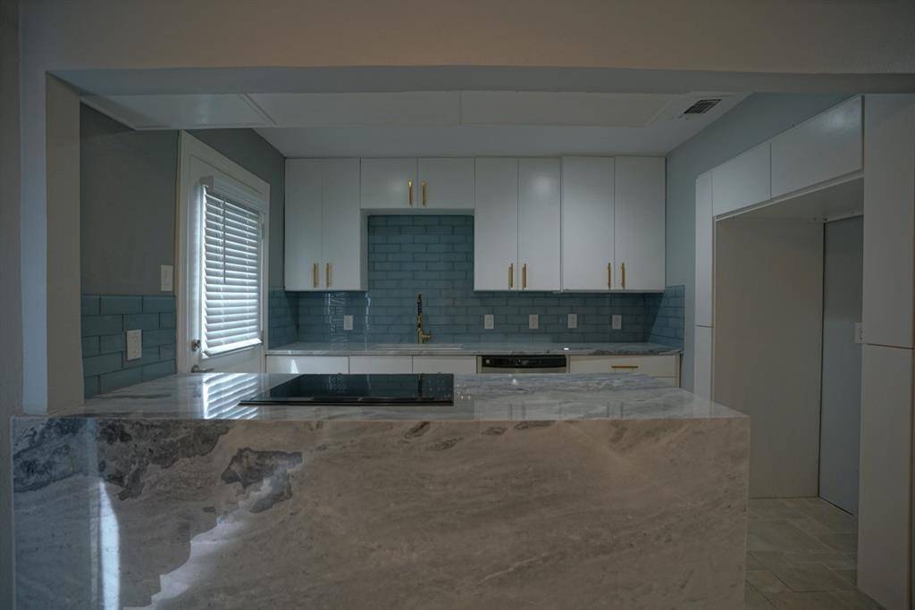 Dallas, TX 75240,13937 Brookgreen Drive