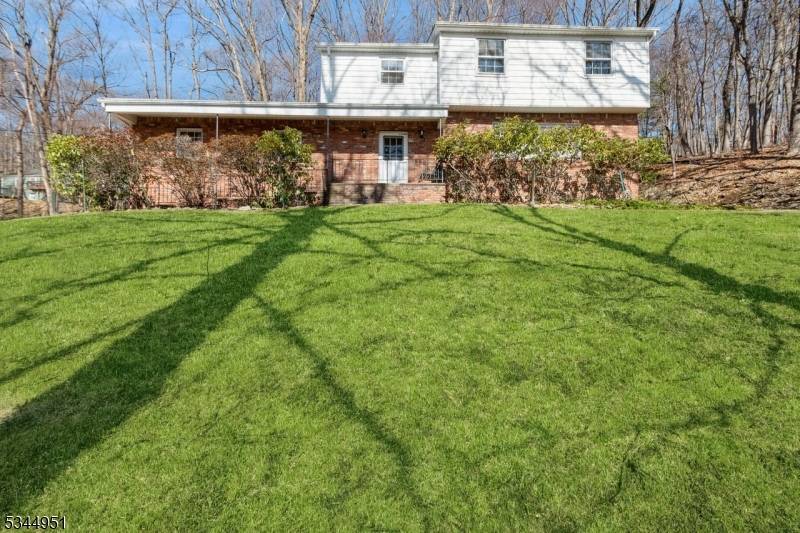 55 Raynor Rd, Morris Twp., NJ 07960
