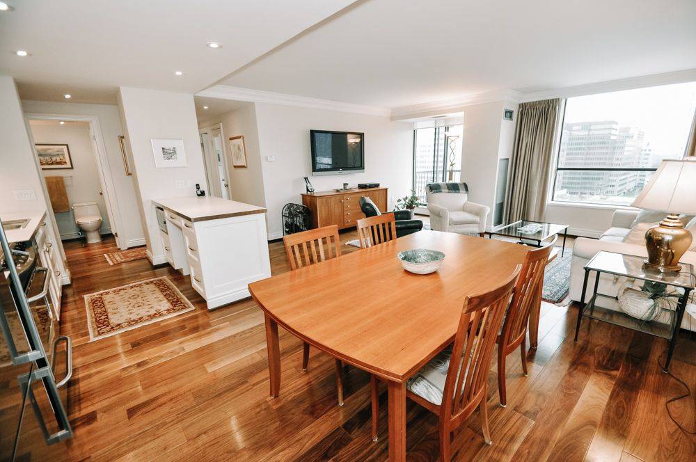 Toronto C02, ON M4V 3A5,47 St Clair AVE W #1004
