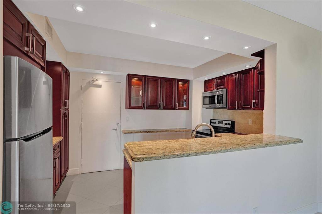 Fort Lauderdale, FL 33308,3800 Galt Ocean Dr  #314