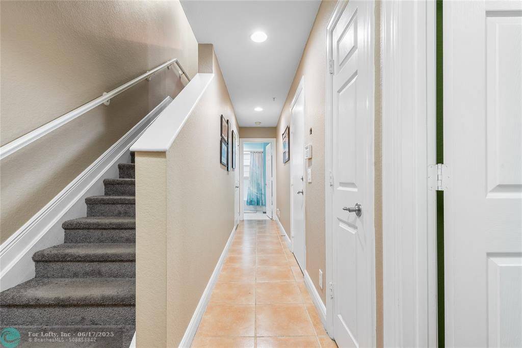 Pompano Beach, FL 33060,614 SW 2nd Ter