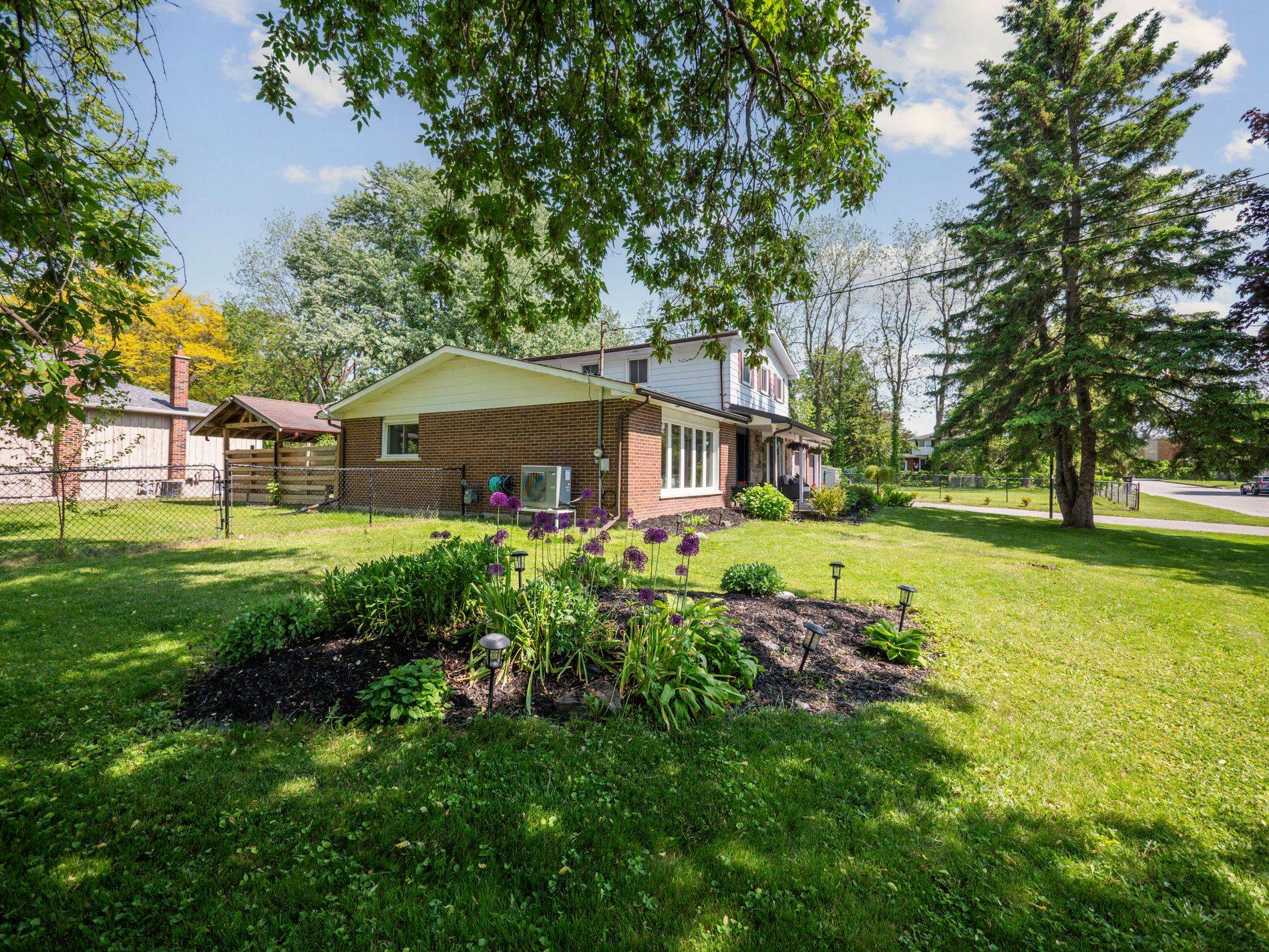 East Gwillimbury, ON L0G 1V0,7 May AVE