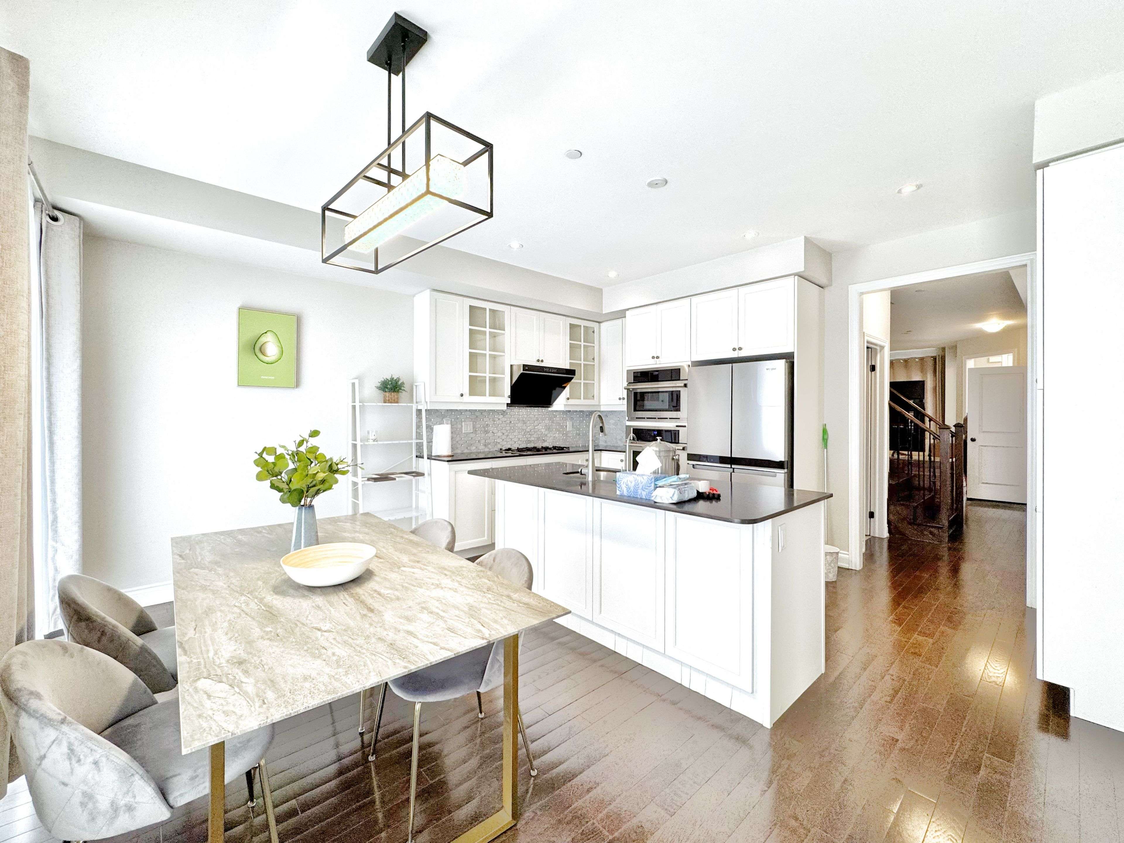 Vaughan, ON L6A 4W4,1331 Major MacKenzie DR #7