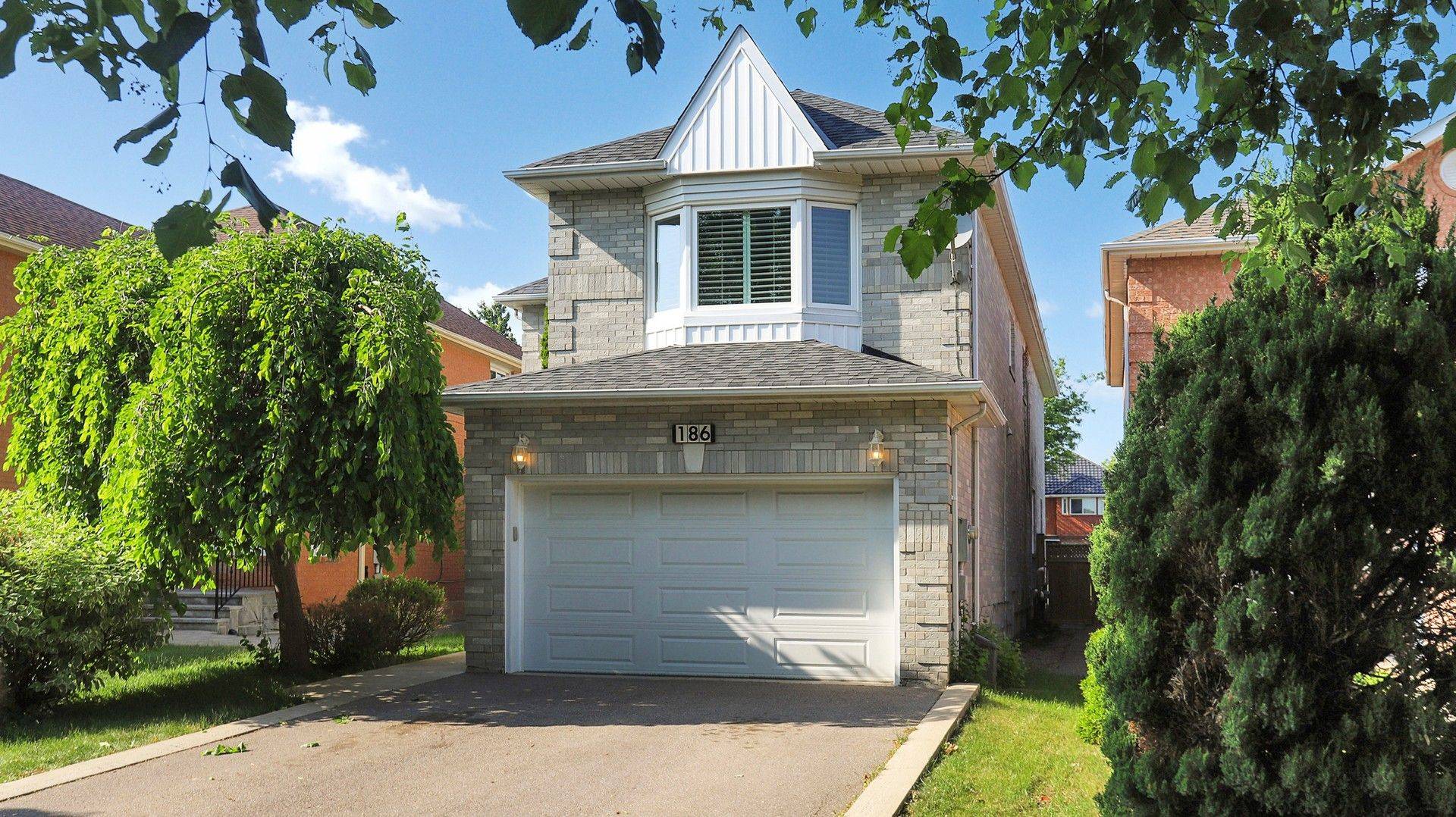 186 Westhampton DR, Vaughan, ON L4J 7X2