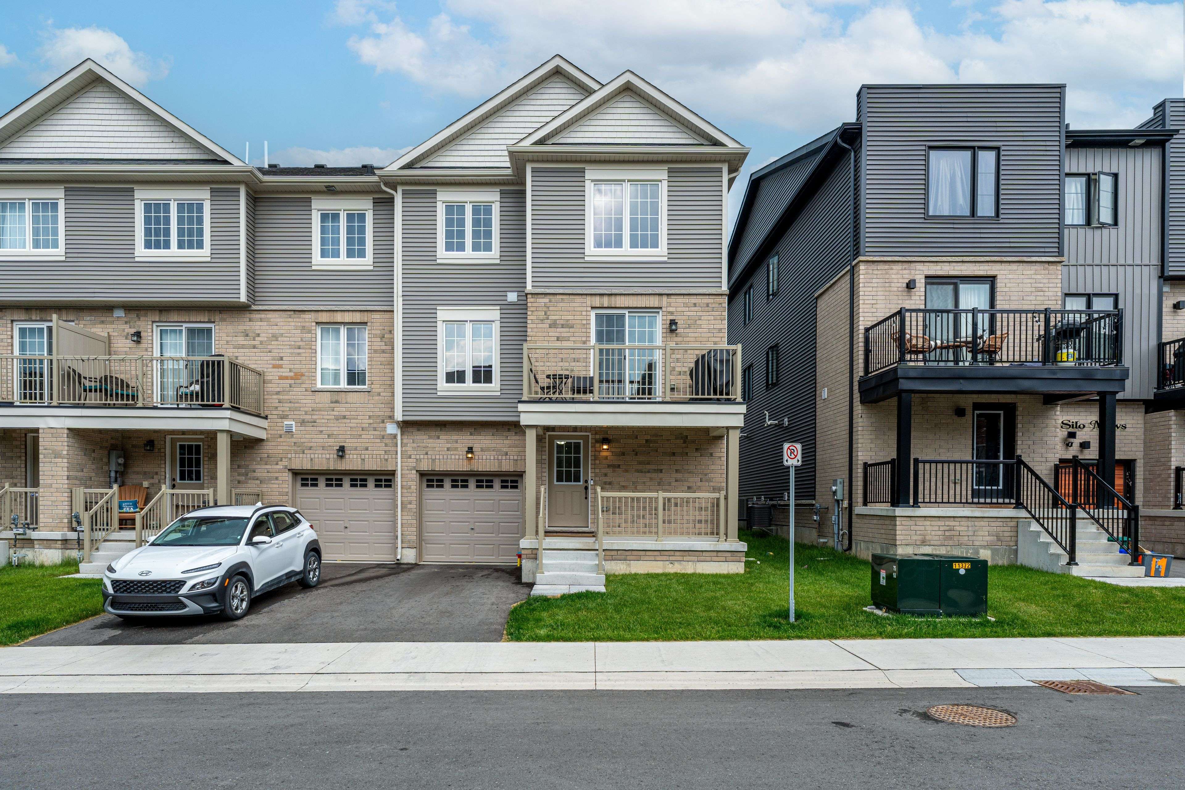 16 Silo Mews, Barrie, ON L9J 0V3