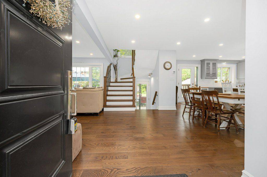 Mississauga, ON L5J 2A3,1927 Truscott DR