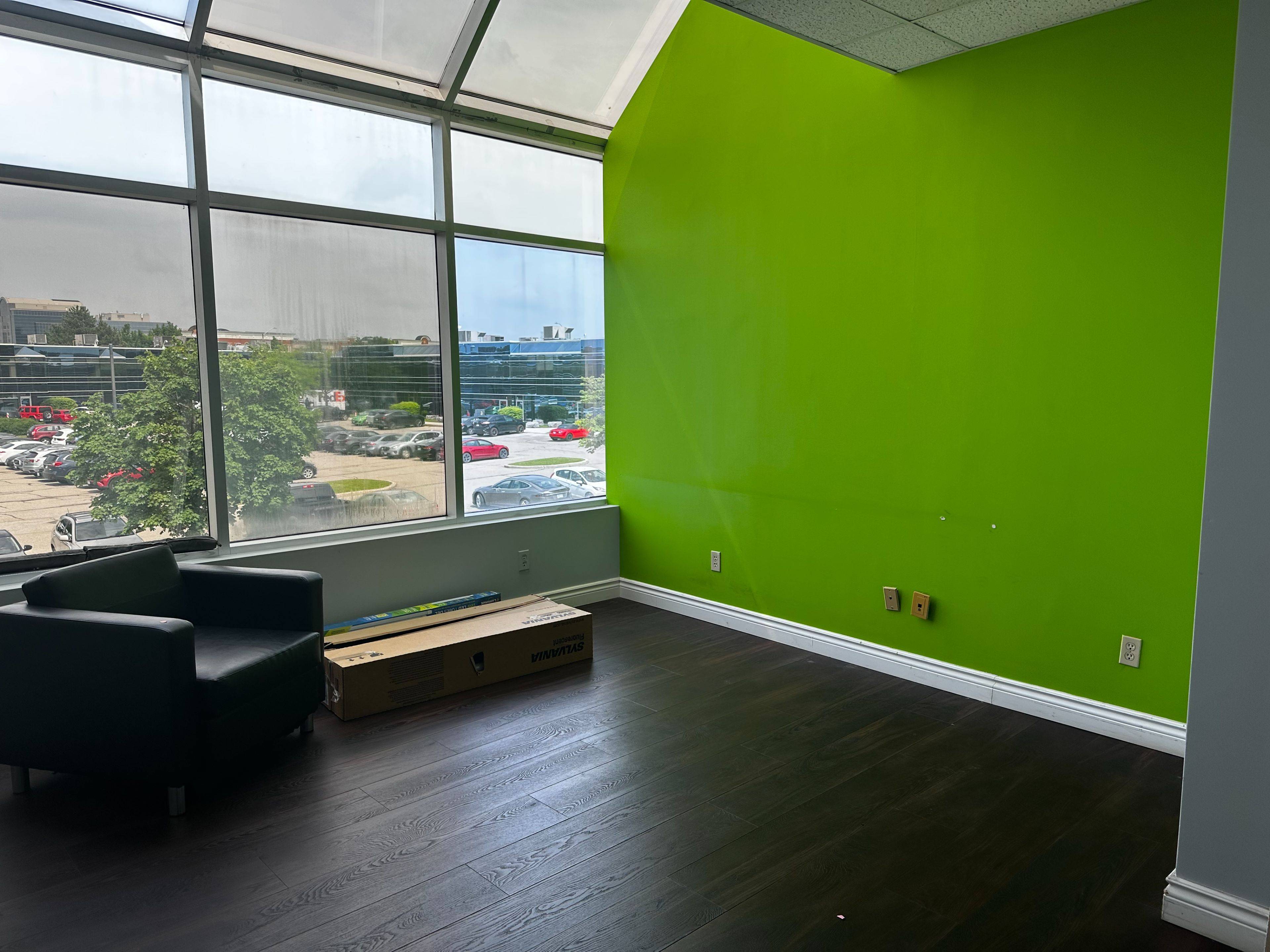 Mississauga, ON L4W 4Y6,2425 Skymark AVE #Unit 5