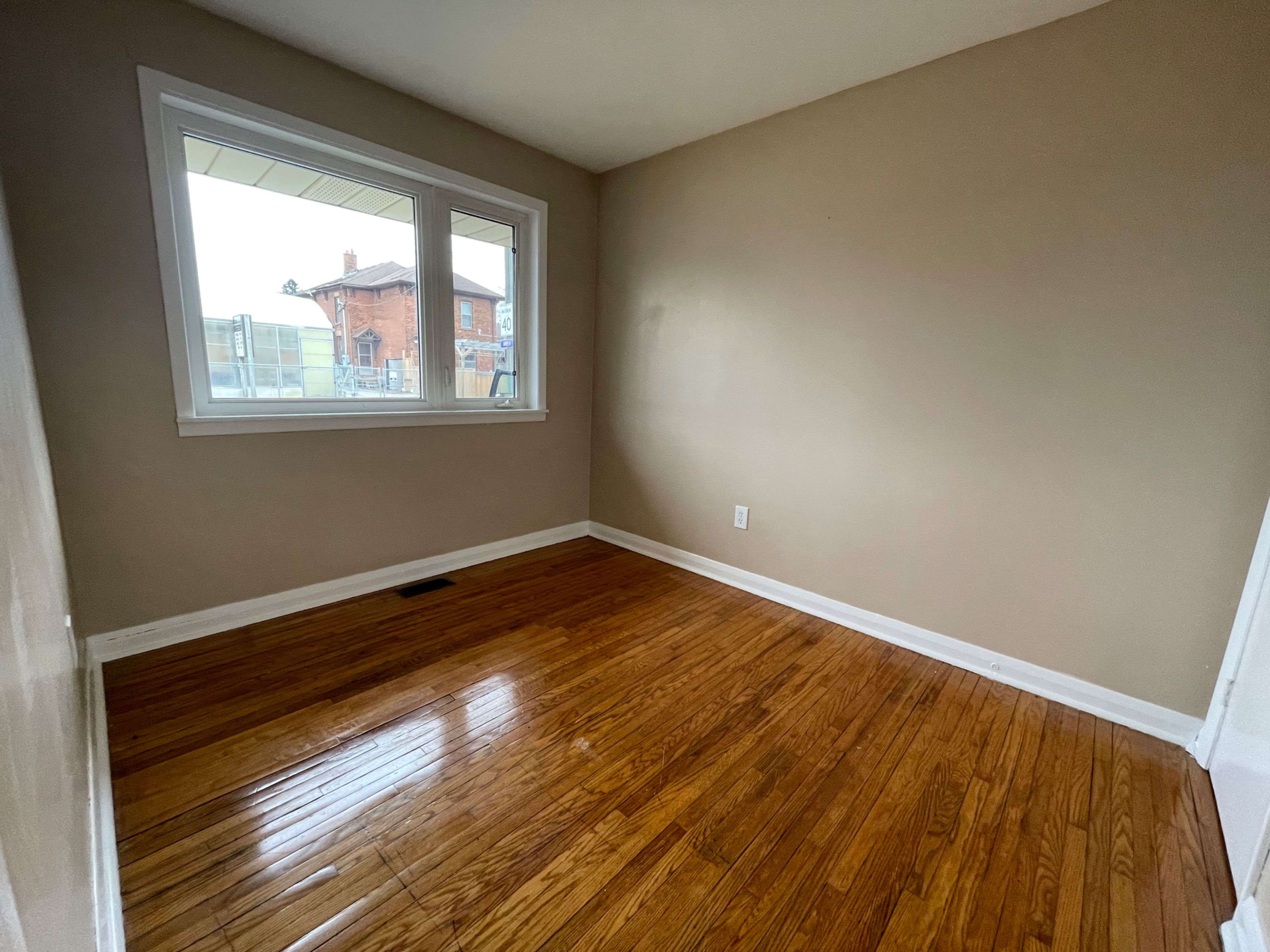 Orangeville, ON L9W 2P7,79 John ST