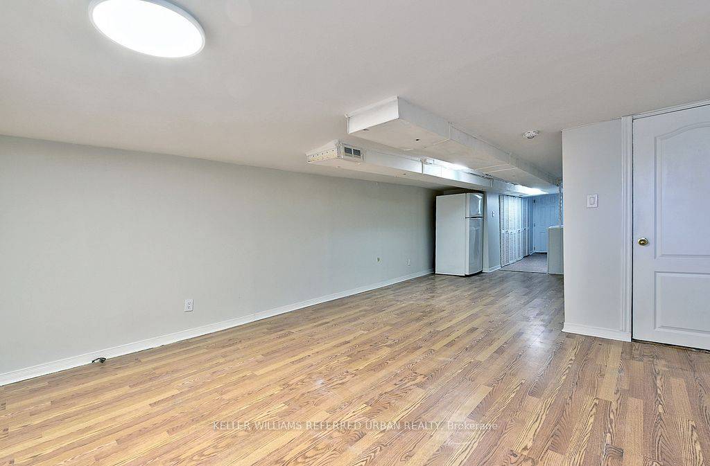 Toronto W03, ON M6N 2W4,407 Symington AVE #Lower