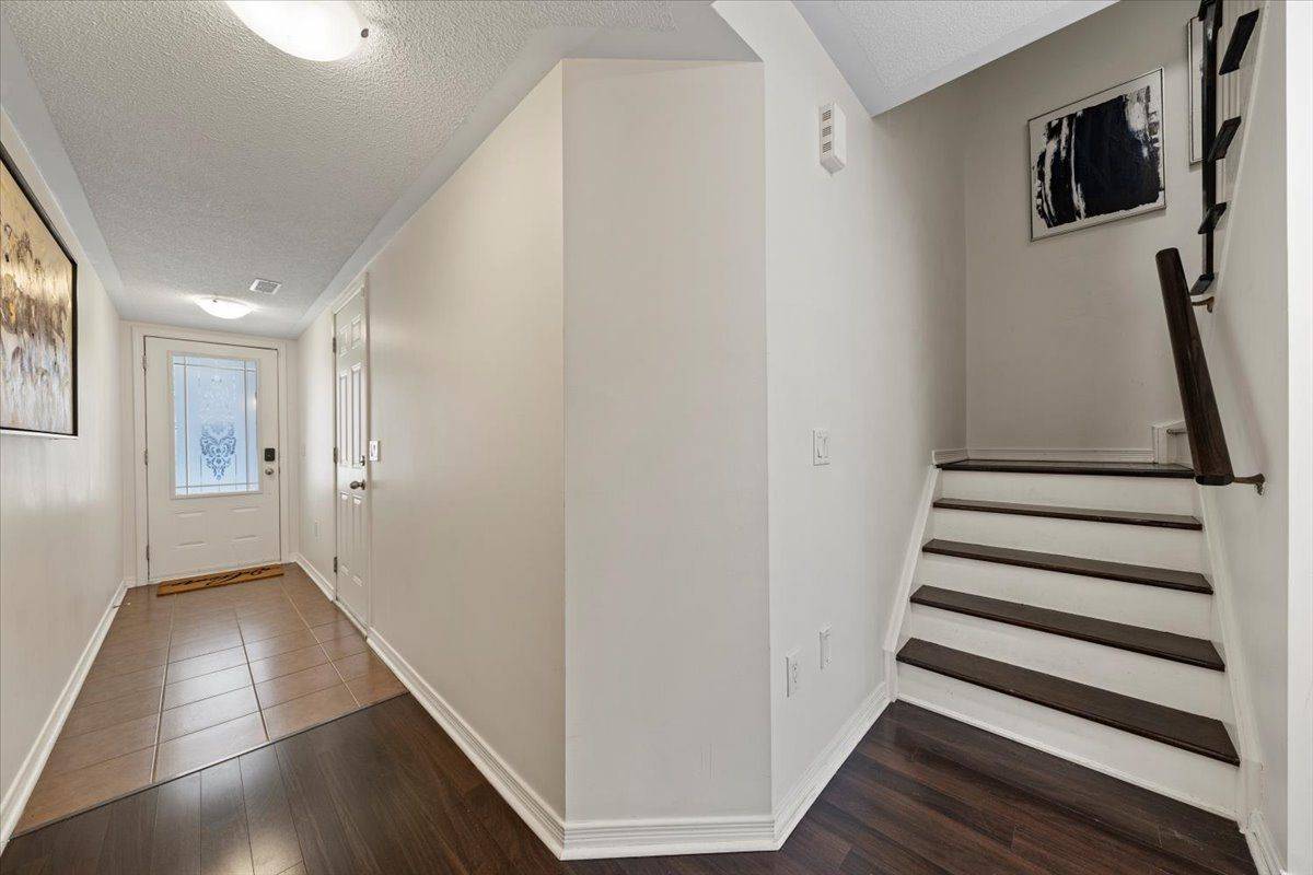Mississauga, ON L5N 0C7,6625 Falconer DR #49