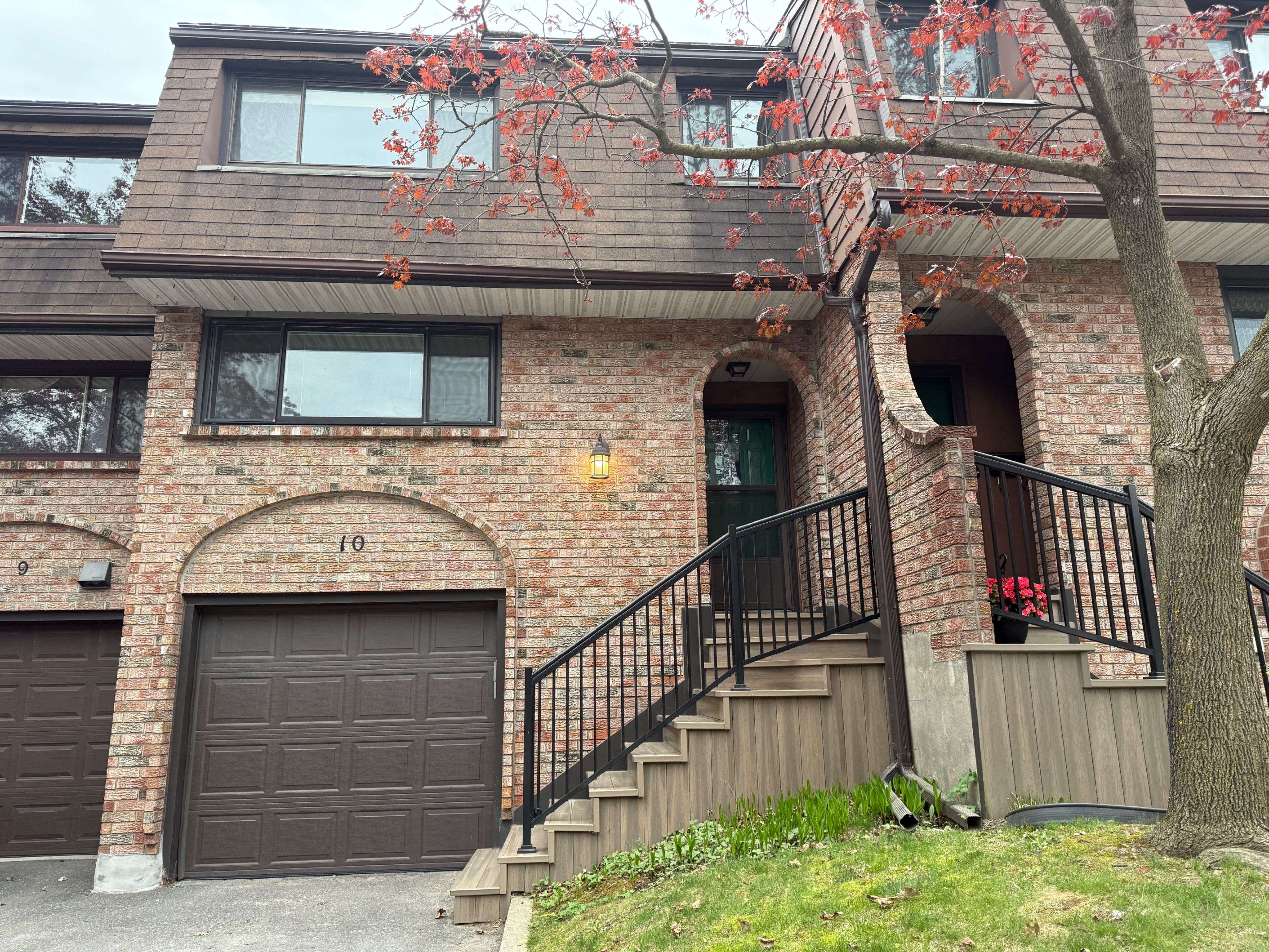 2 Bertona ST #10, South Of Baseline To Knoxdale, ON K2G 0W2