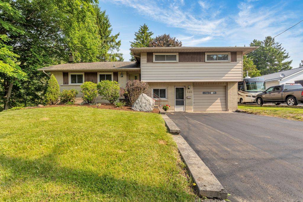 Tillsonburg, ON N4G 1B5,132 North ST E