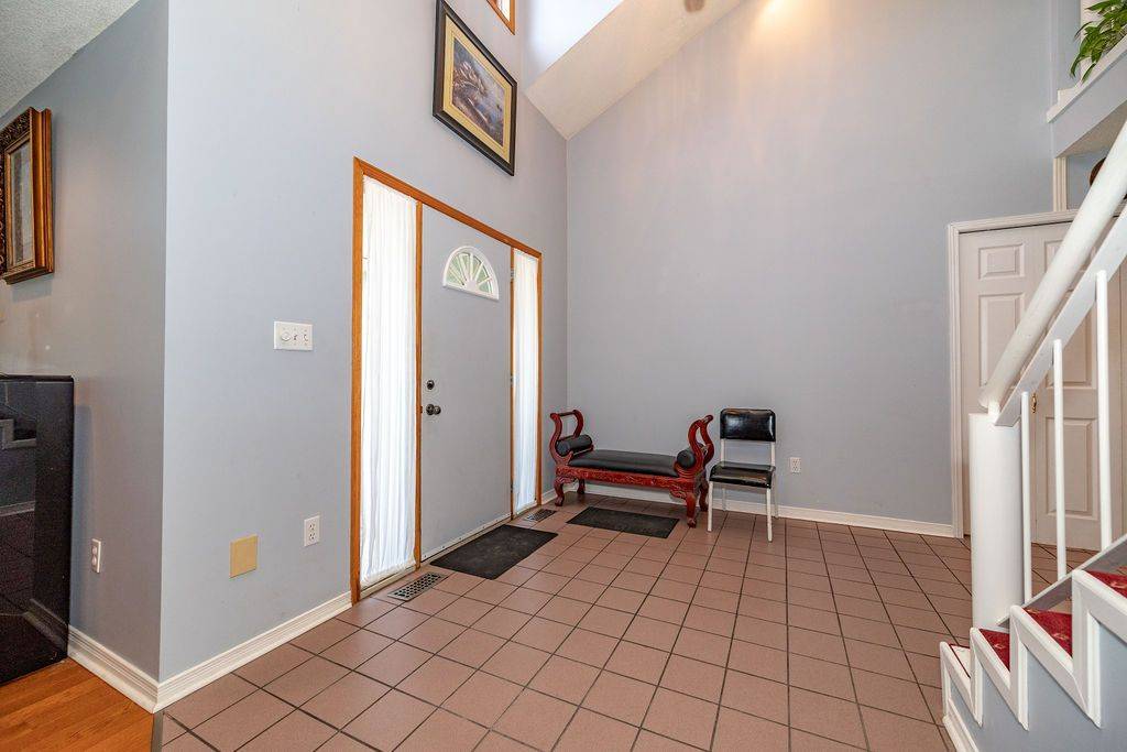 Deep River, ON K0J 1P0,224 Thomas ST