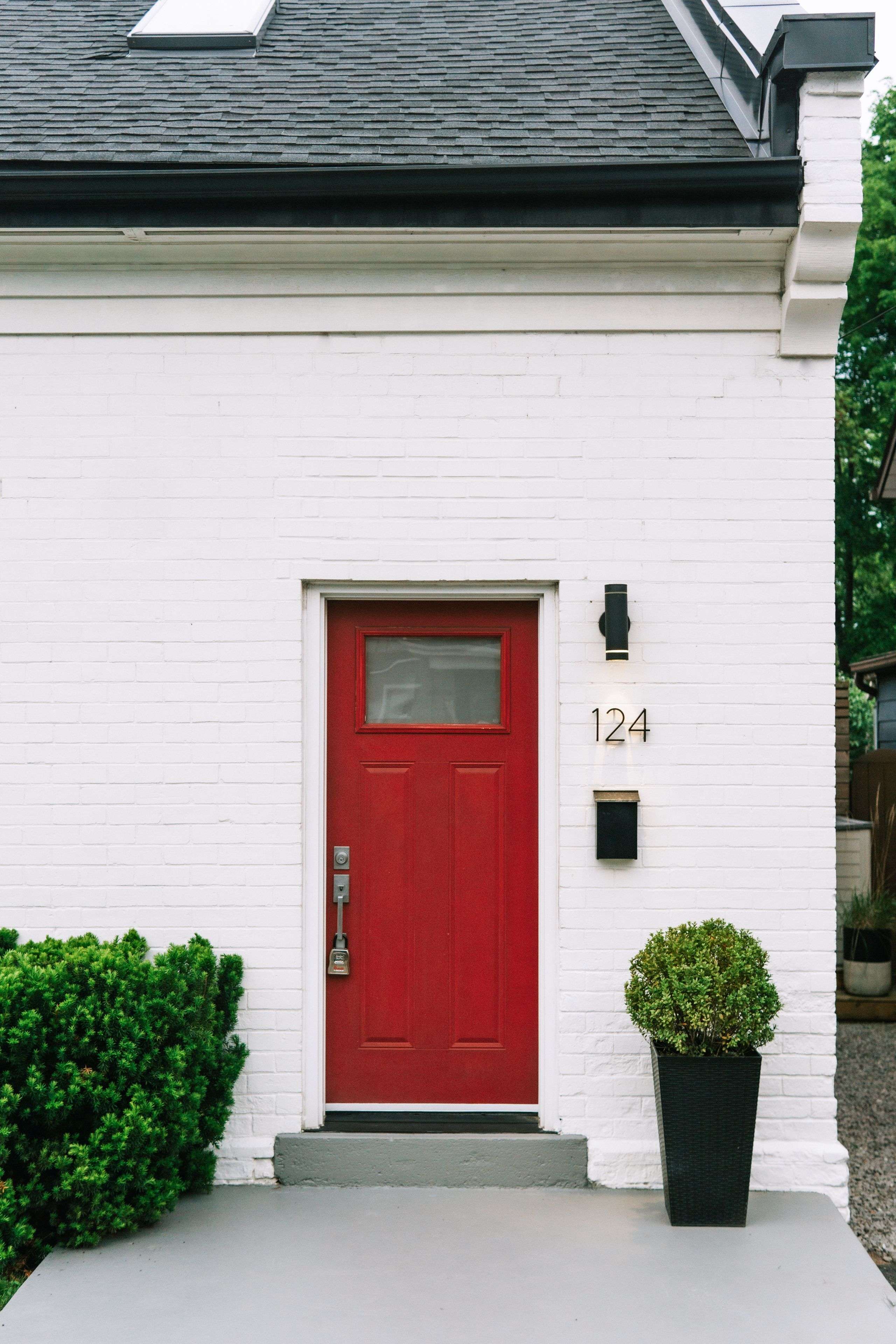 Hamilton, ON L8R 3A8,124 Locke ST N