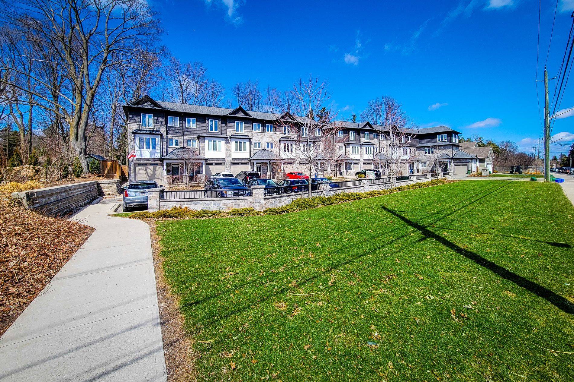 Hamilton, ON L9B 2G7,111 Wilson ST E #7