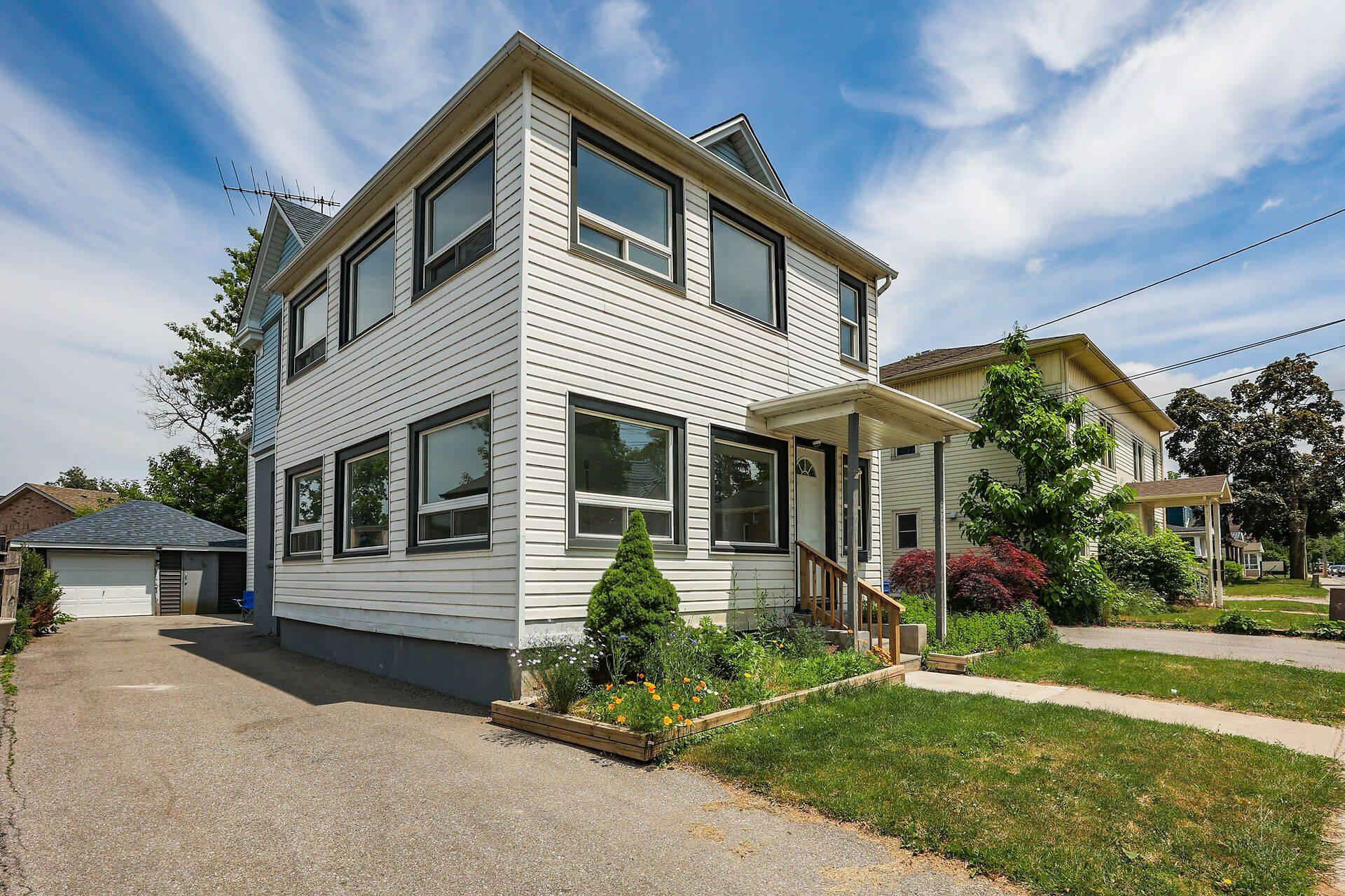 St. Catharines, ON L2R 5L1,224 Ontario ST
