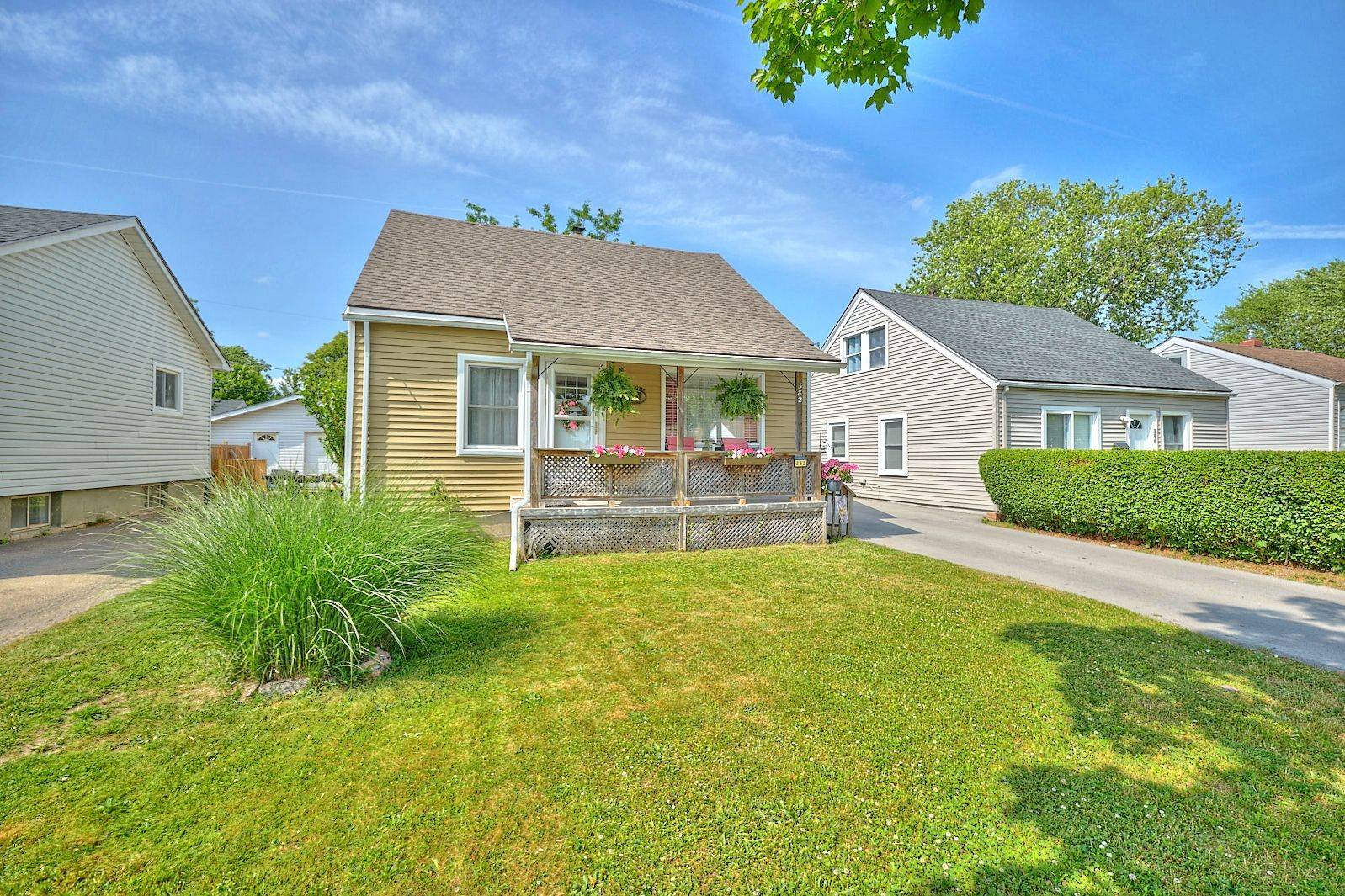 382 Hennepin AVE, Welland, ON L3B 4T5