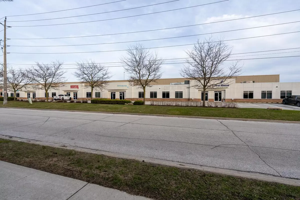 Newmarket, ON L3Y 8Z9,1180 Kerrisdale BLVD #4