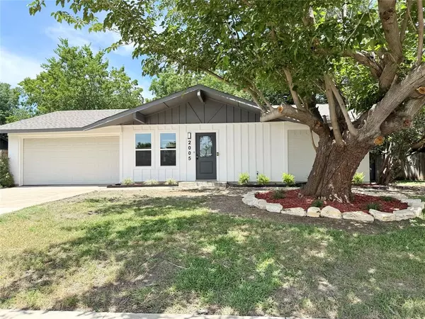 2005 Brentwood Lane,  Carrollton,  TX 75006