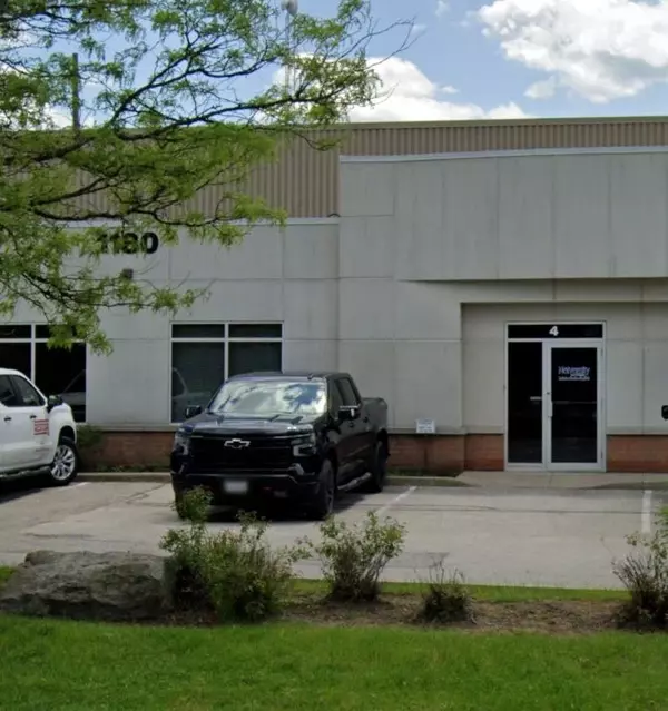 Newmarket, ON L3Y 8Z9,1180 Kerrisdale BLVD #4