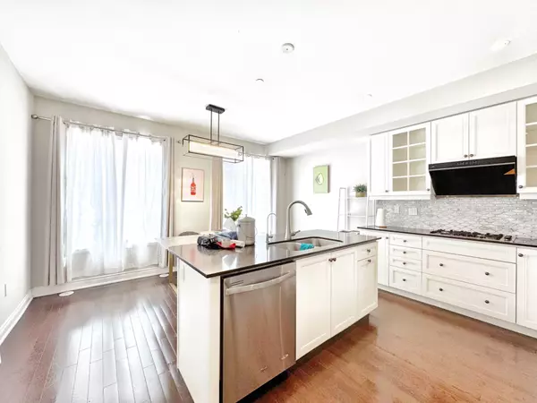 Vaughan, ON L6A 4W4,1331 Major MacKenzie DR #7