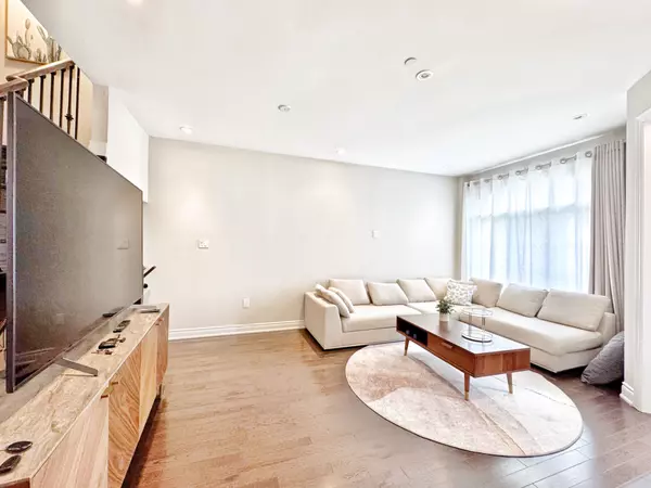 Vaughan, ON L6A 4W4,1331 Major MacKenzie DR #7