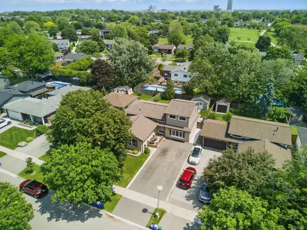 Milton, ON L9T 3C4,770 Applewood CRES