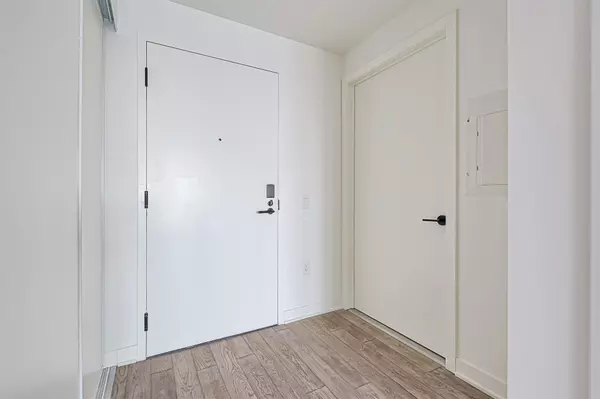 Toronto W02, ON M6P 0C5,2625 Dundas ST W #611