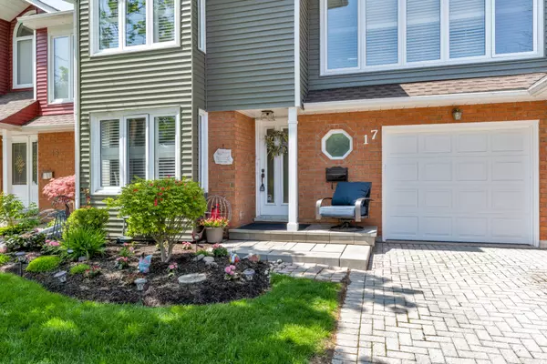 Grimsby, ON L3M 2M8,375 Book RD #17