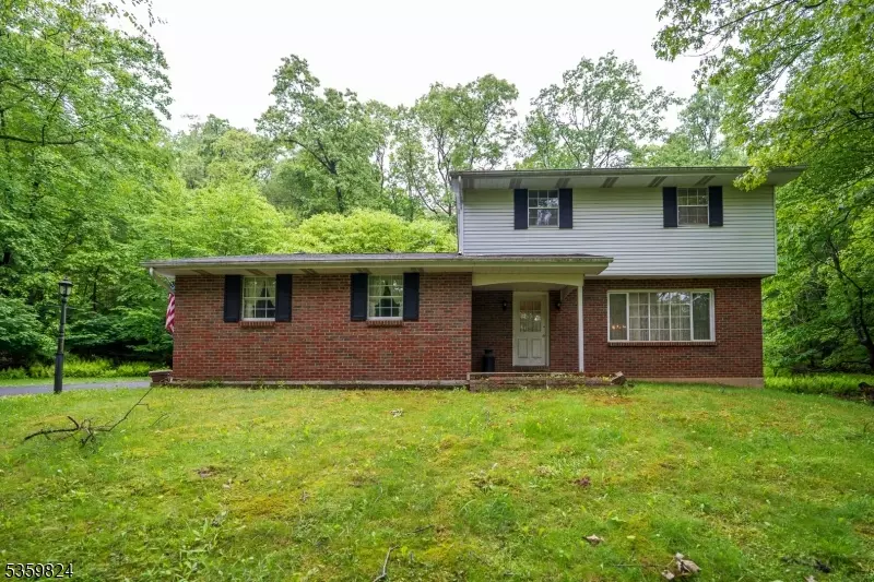 38 Summerfield Rd, White Twp., NJ 07823