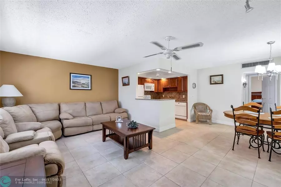 95 Waterford D #D, Delray Beach, FL 33446