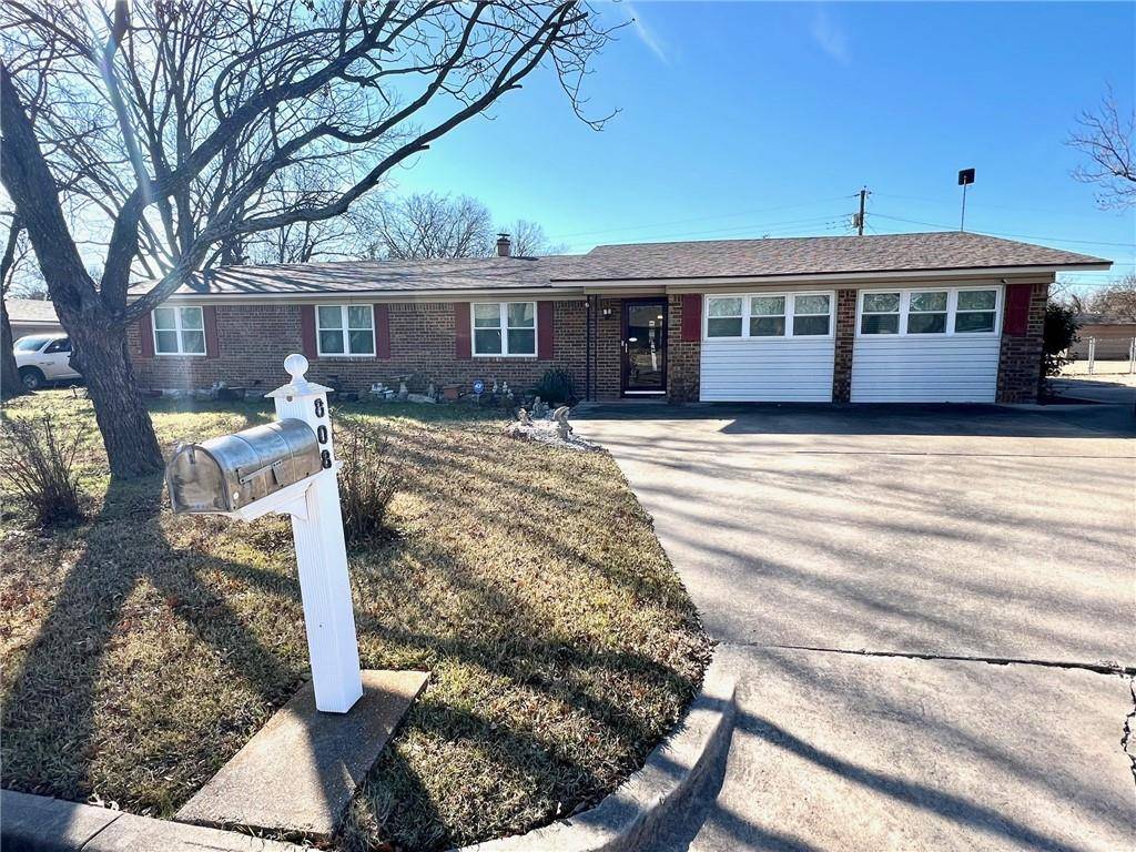 808 W Denison Drive, Robinson, TX 76706