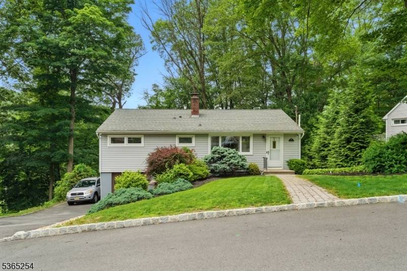 18 Woodland Rd, Parsippany-troy Hills Twp., NJ 07878