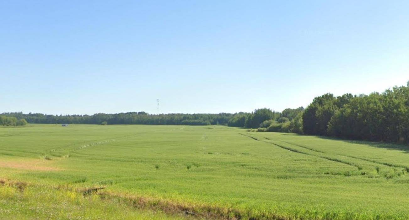 Rural Red Deer County, AB T4E 0A0,On HWY 20 N