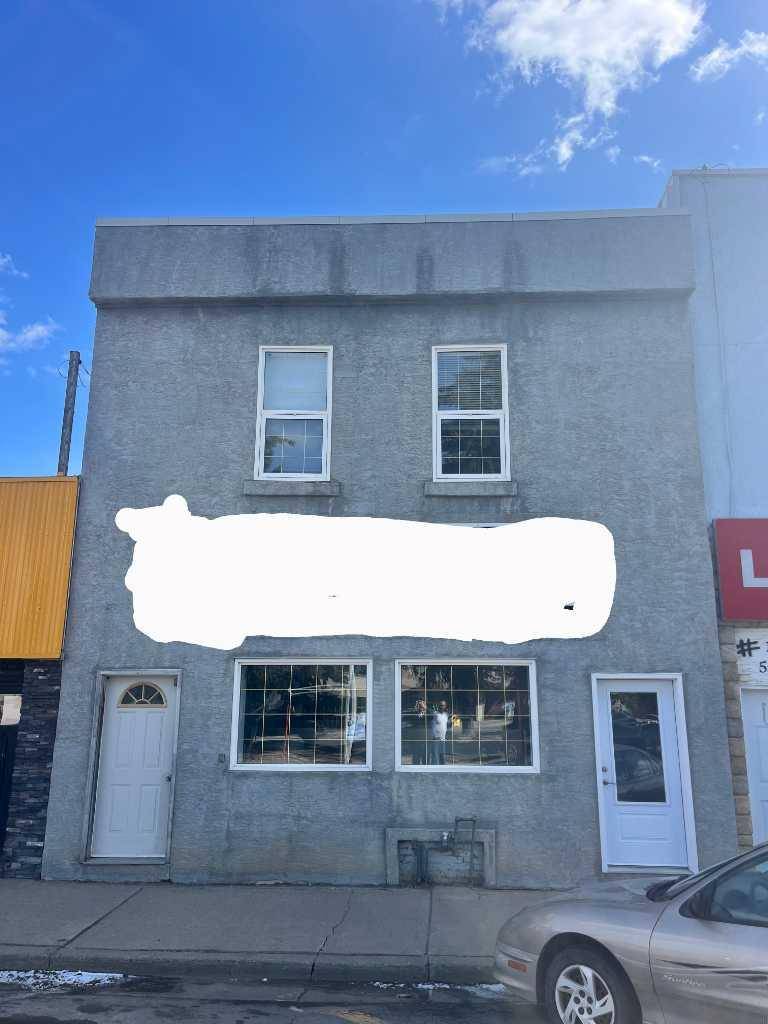 5310 49th AVE, Taber, AB T1G1T8
