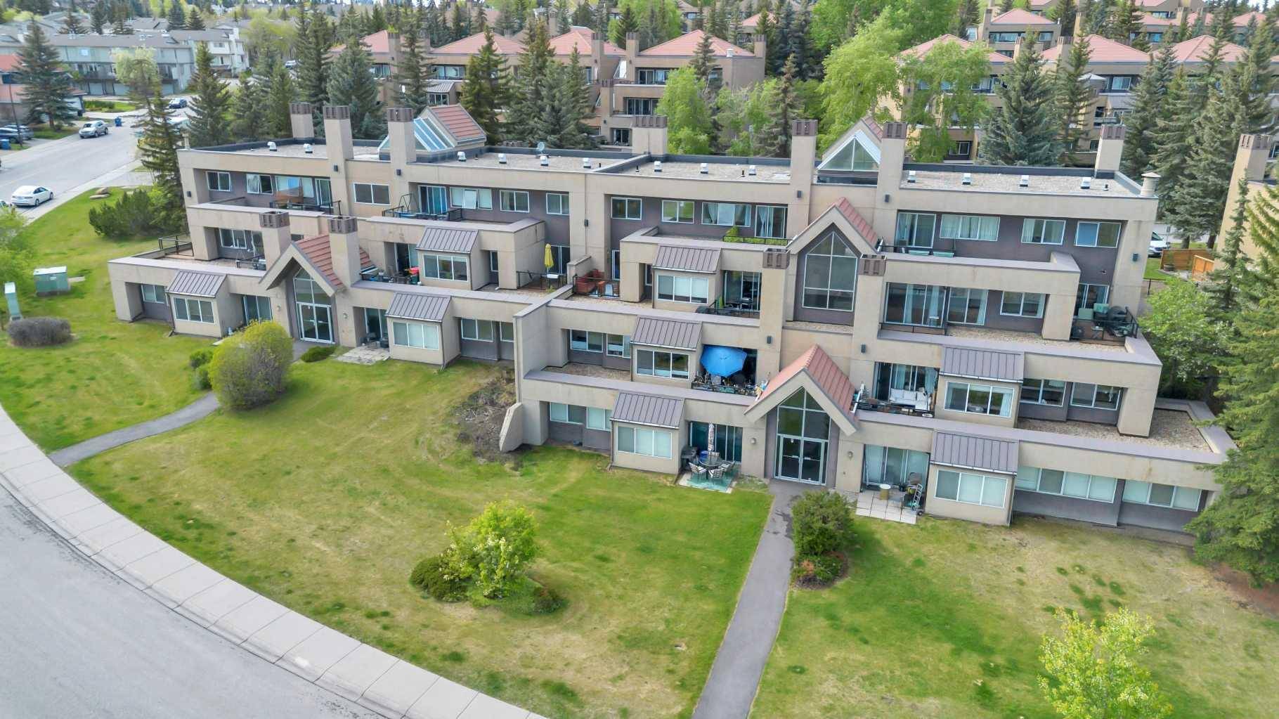 206 Village TER SW #5, Calgary, AB T3H 2L4