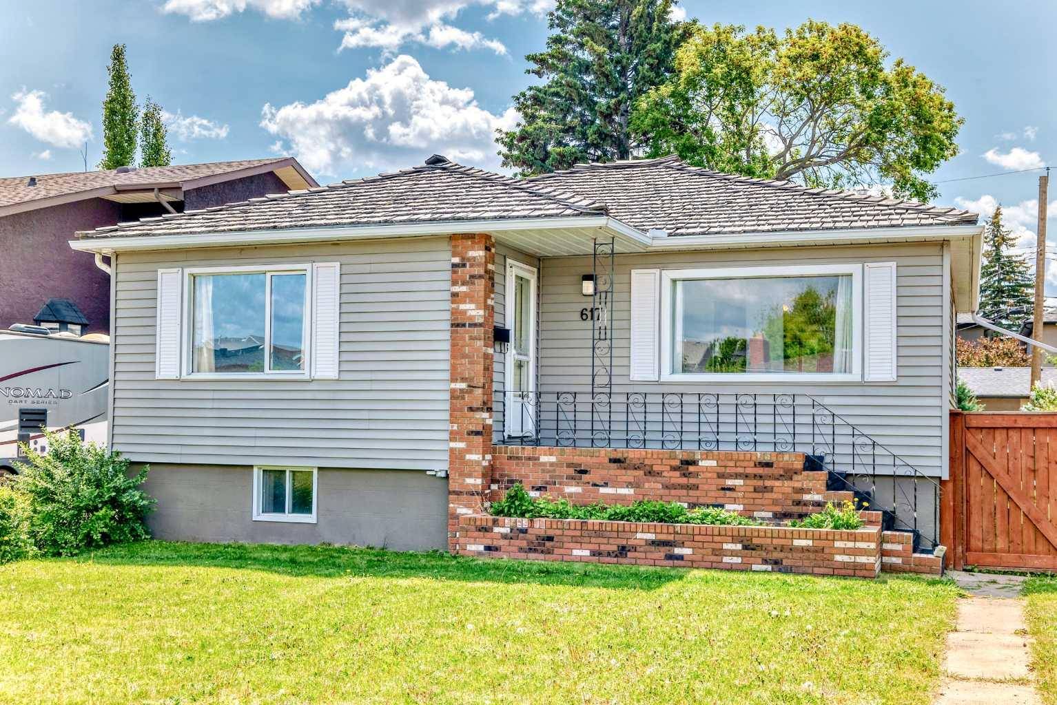 Calgary, AB T2e1x5,617 24 AVE Northeast
