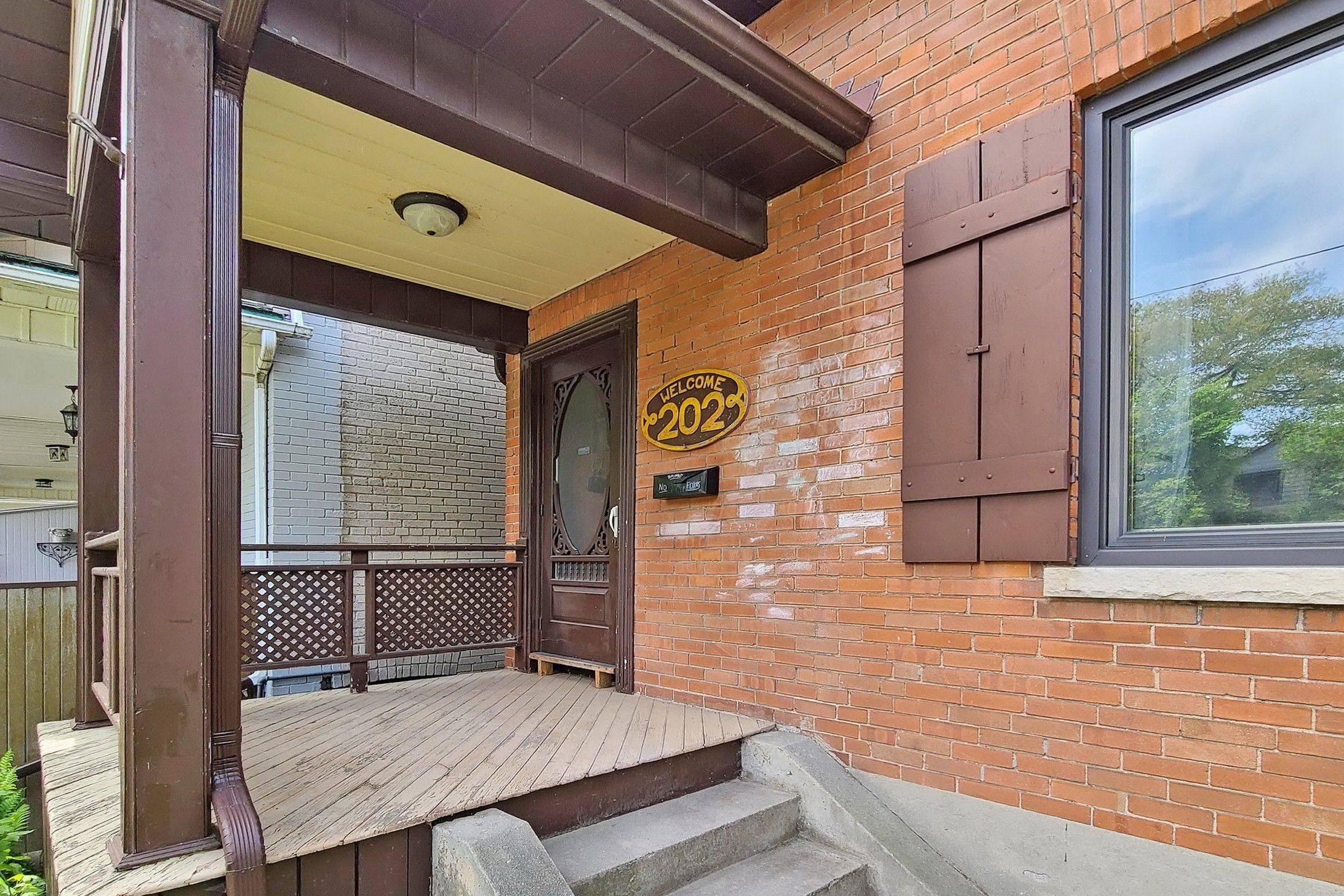 Toronto E02, ON M4E 3M6,202 Scarborough RD