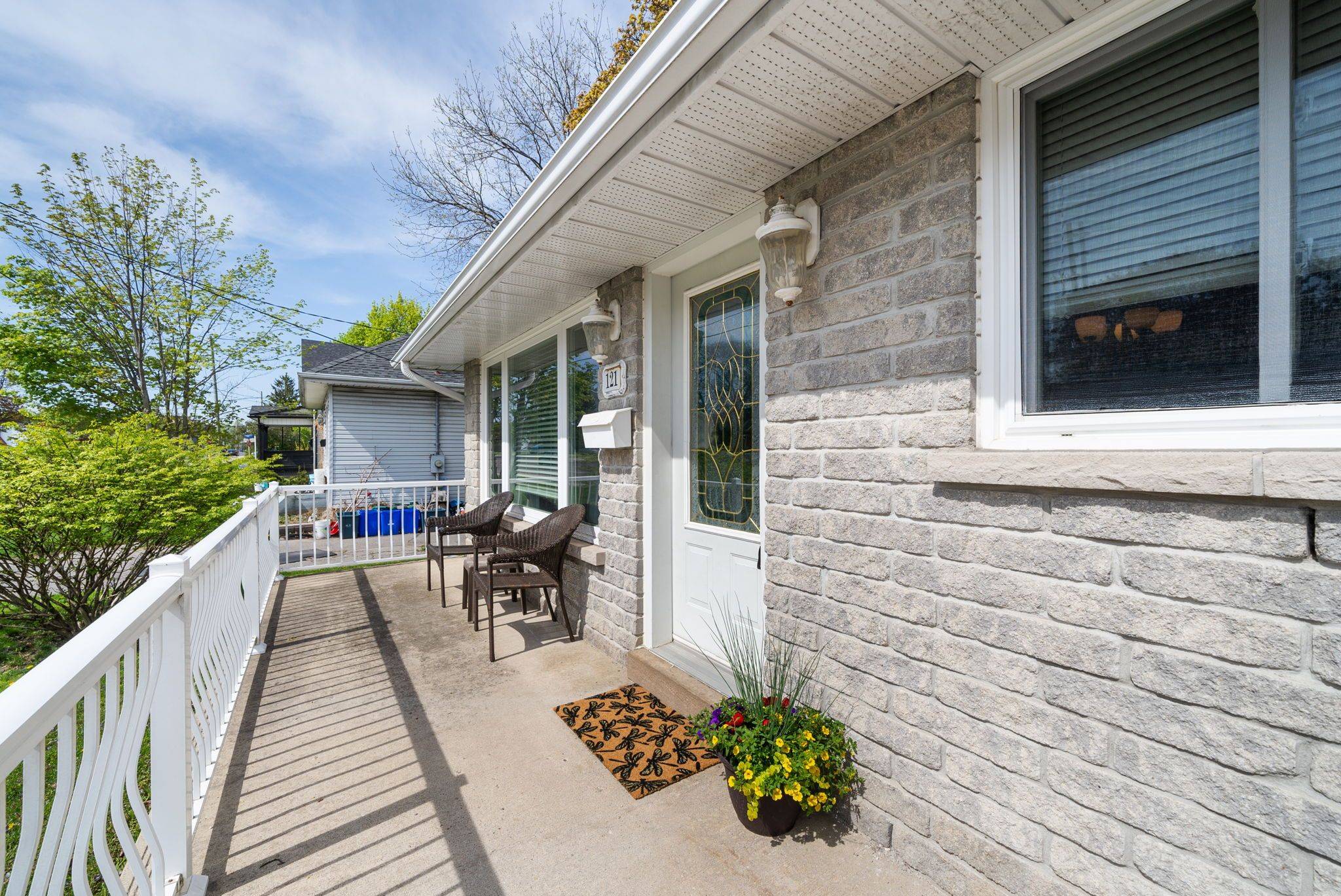 Oshawa, ON L1H 6T4,121 Harmony RD S
